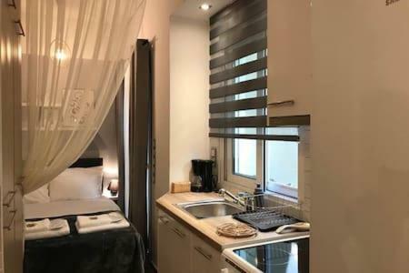Cozy Studio 50M From Sea Athens Exterior photo